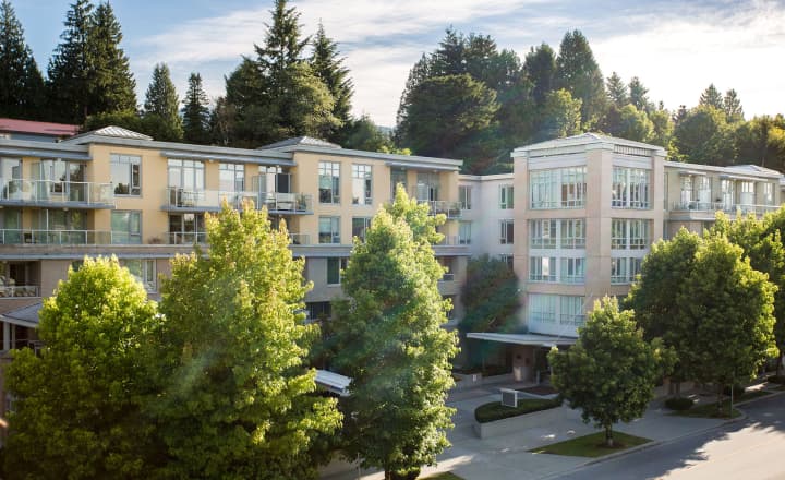 WestVancouver-home-exterior_shot_of_reisdnece_with_surrounding_greenery WestVancouver-home-exterior_shot_of_reisdnece_with_surrounding_greenery